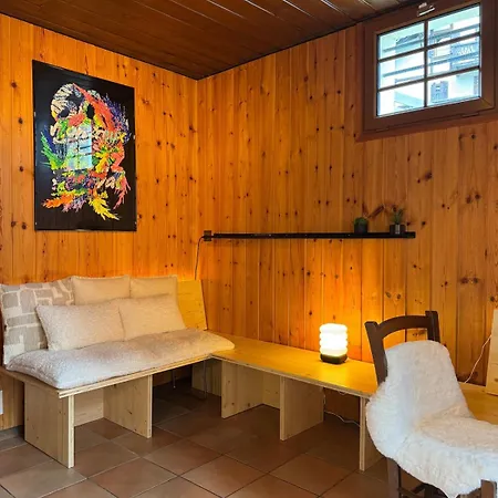 Chalet Tiny In 4 Min Walk To Lift & Train