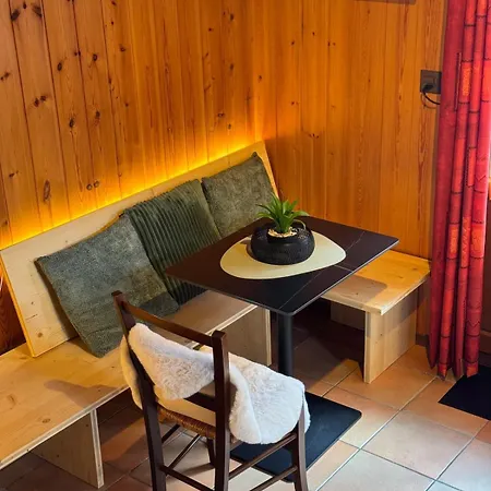 Chalet Tiny In 4 Min Walk To Lift & Train *